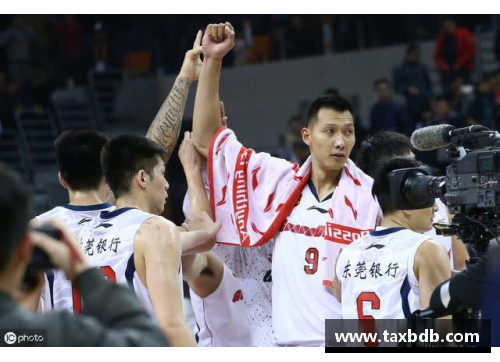 网信彩票网CBA新赛季开幕，广东宏远首战大胜，易建联成为焦点球员 - 副本 (2)